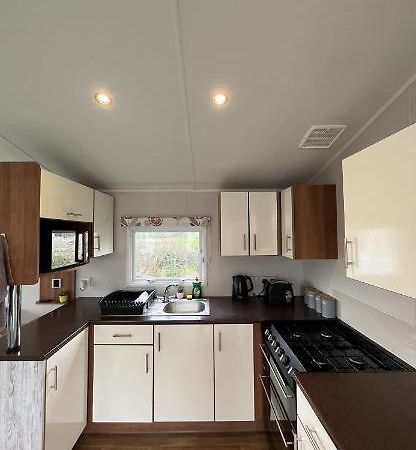 Tarka Holiday Park Ashford  Екстериор снимка