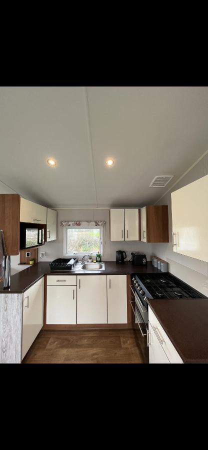 Tarka Holiday Park Ashford  Екстериор снимка