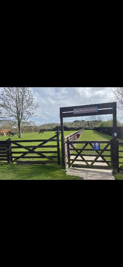 Tarka Holiday Park Ashford  Екстериор снимка